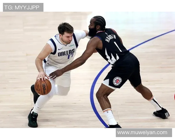 2014年NBA季后赛热火对阵黄蜂首场激战精彩回顾与分析