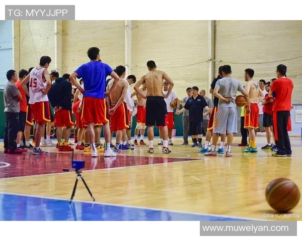 聚焦成都篮球队的团队协作与默契配合探讨