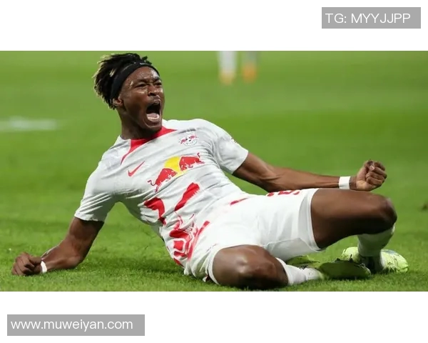 足球明星展现多才多艺魅力唱歌跳舞引发球迷热潮